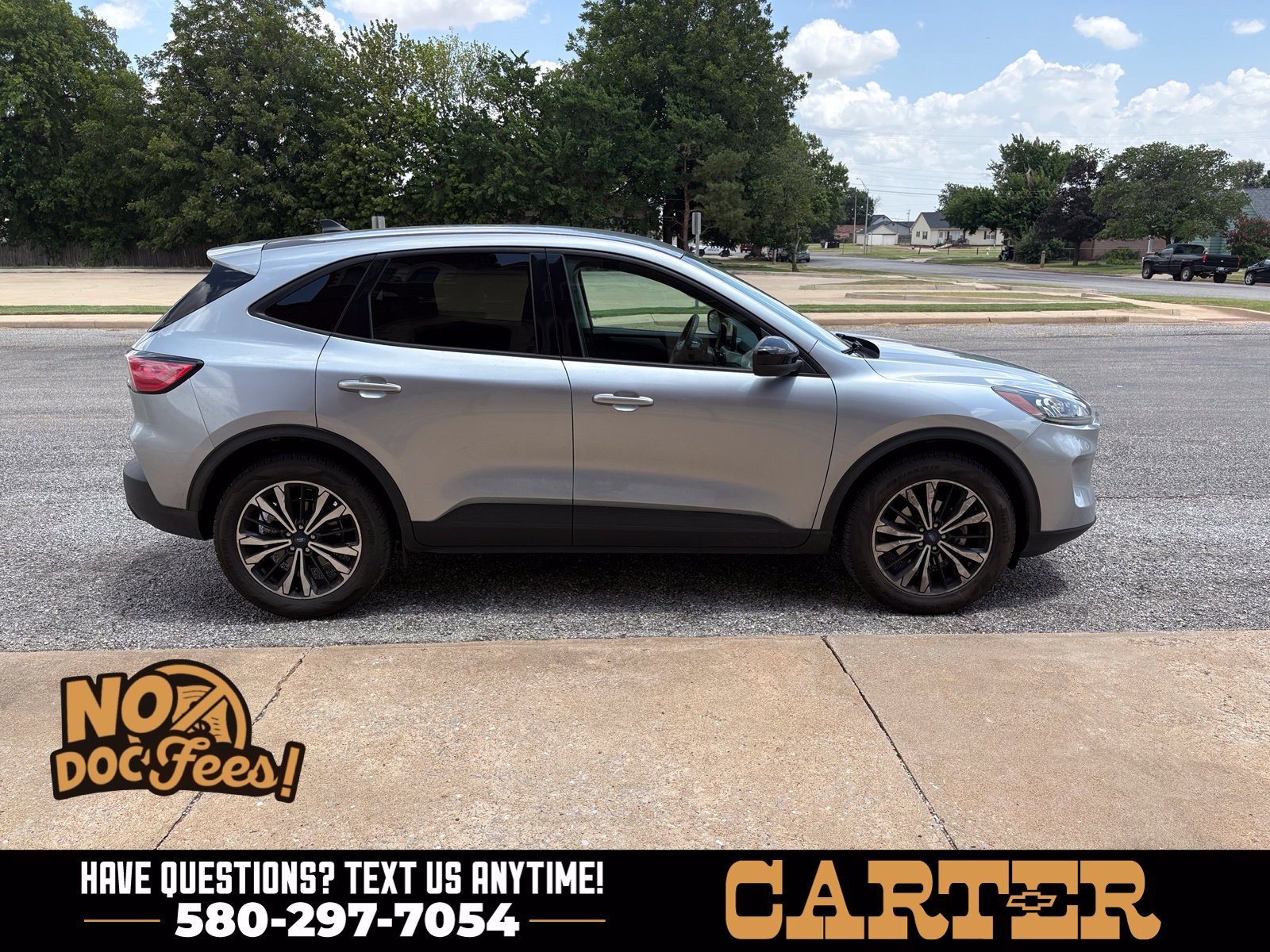 Used 2022 Ford Escape SE w/ SE Sport Appearance Package AWD/4WD image 3