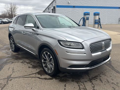 Used 2023 Lincoln Nautilus Reserve image 7