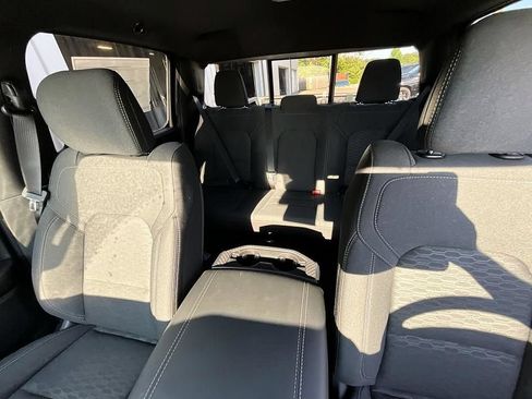 New 2026 RAM 1500 Express AWD/4WD image 34