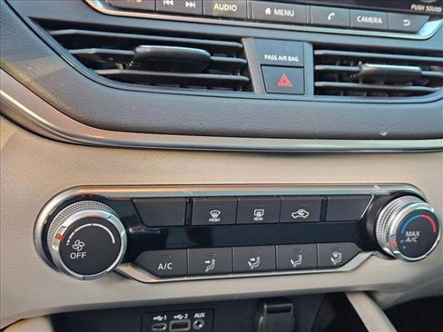 Used 2021 Nissan Altima 2.5 SV image 17