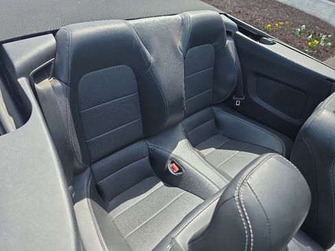 Used 2022 Ford Mustang Premium image 11