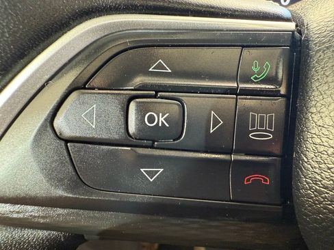 Used 2023 Jeep Grand Cherokee L Laredo image 51