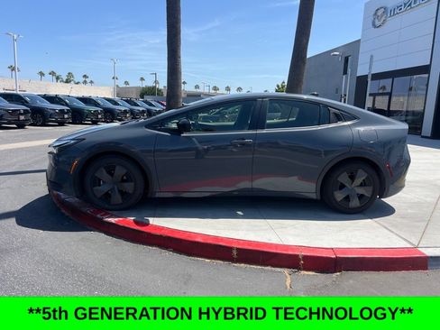 Used 2023 Toyota Prius LE FWD image 2