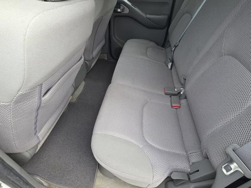 Used 2017 Nissan Frontier SV AWD/4WD image 9