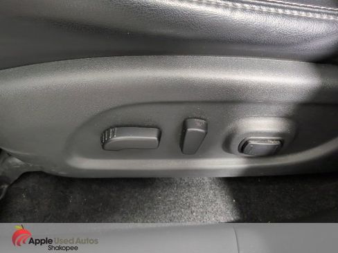 Used 2019 Nissan Pathfinder SL image 15