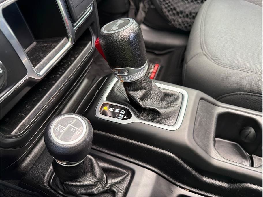 Used 2021 Jeep Wrangler Sport AWD/4WD image 29