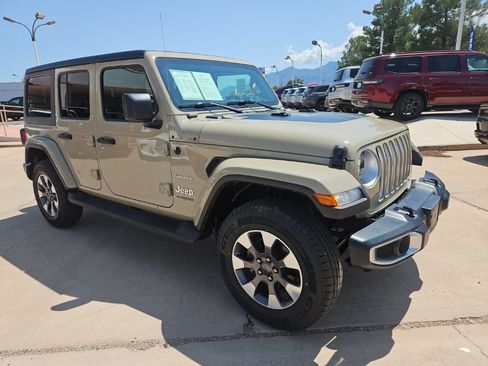 Used 2022 Jeep Wrangler Unlimited Sahara w/ Cold Weather Group AWD/4WD image 5