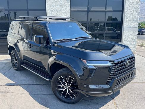 Used 2025 Lexus GX 550 w/ Accessory Package (31) AWD/4WD image 3