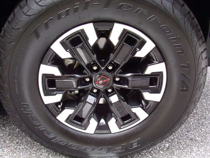 Used 2022 Nissan Frontier PRO-4X AWD/4WD image 14