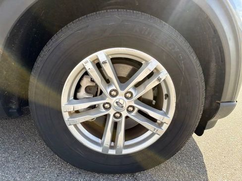 Used 2023 Ford Explorer XLT RWD image 24
