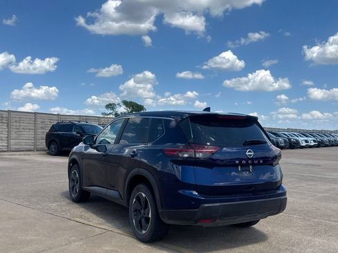 Certified 2025 Nissan Rogue SV AWD/4WD image 17