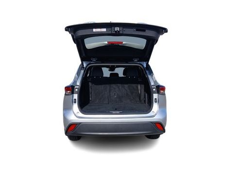 Used 2024 Toyota Highlander LE image 50