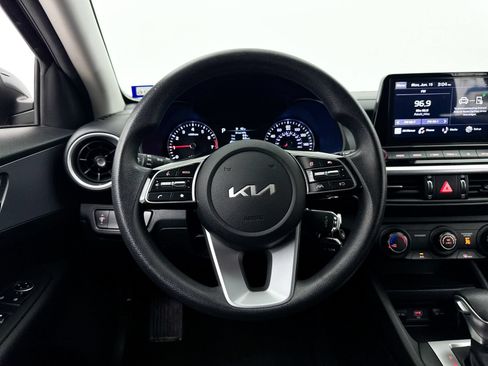 Used 2022 Kia Forte Sedan FWD image 3