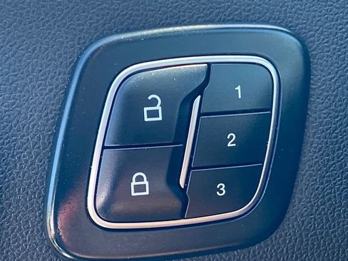 Used 2025 Ford Escape Platinum AWD/4WD image 34
