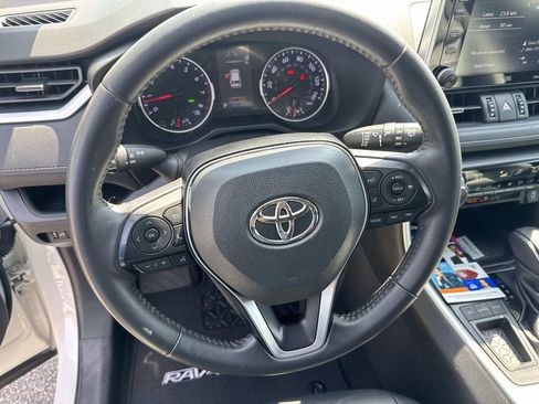 Used 2020 Toyota RAV4 XLE Premium image 22