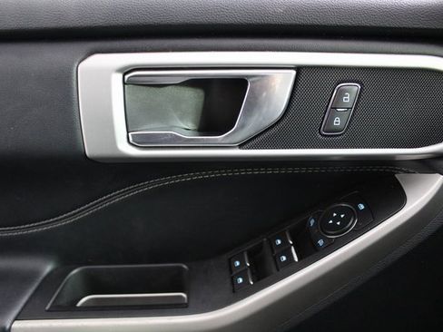 Used 2021 Ford Explorer XLT w/ Equipment Group 202A image 20