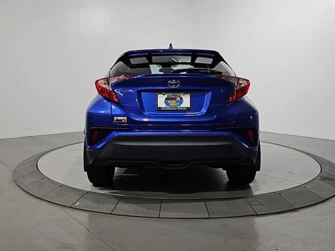 Used 2022 Toyota C-HR XLE FWD image 4