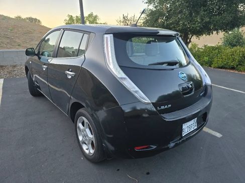 Used 2011 Nissan Leaf SL w/ Recycling/Organizational Pkg FWD image 7