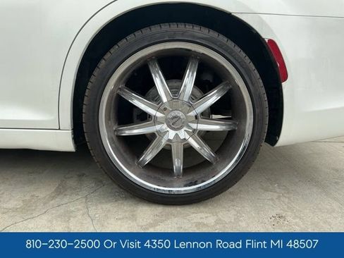 Used 2019 Chrysler 300 Touring w/ Quick Order Package 2EF RWD image 29