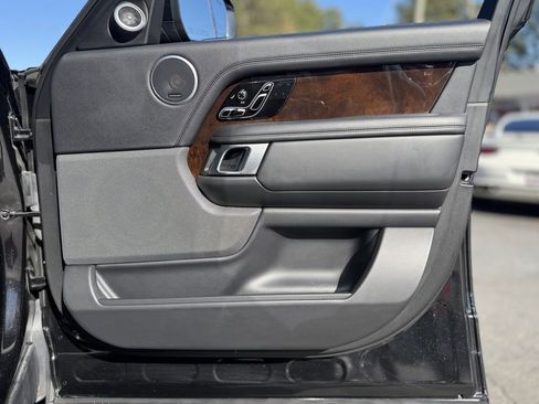 Used 2019 Land Rover Range Rover Supercharged image 34