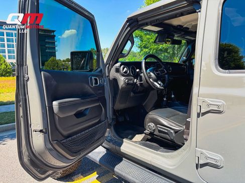 Used 2021 Jeep Gladiator Overland w/ Popular Equipment Package AWD/4WD image 12
