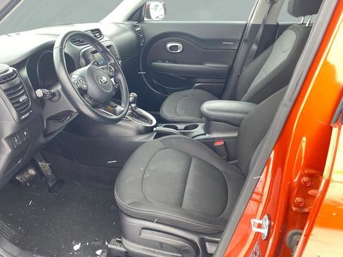 Used 2019 Kia Soul + image 5