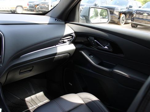 Certified 2023 Chevrolet Traverse RS w/ LPO, Floor Liner Package AWD/4WD image 48