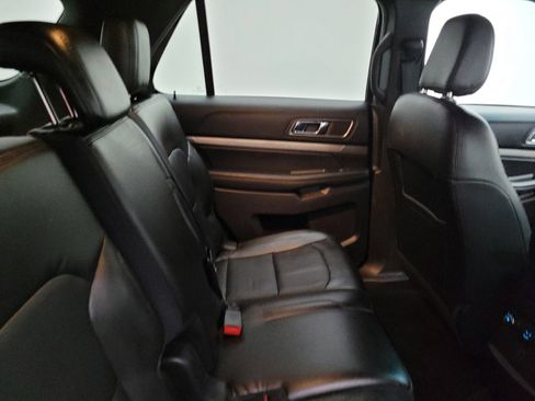 Used 2018 Ford Explorer XLT w/ Equipment Group 202A image 19