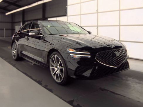 Used 2025 Genesis G70 2.5T RWD image 9