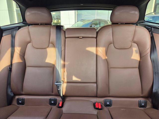 Certified 2024 Volvo XC60 B5 Plus AWD/4WD image 13