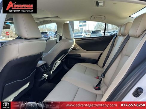 Used 2020 Lexus ES 350 w/ Premium Package image 12