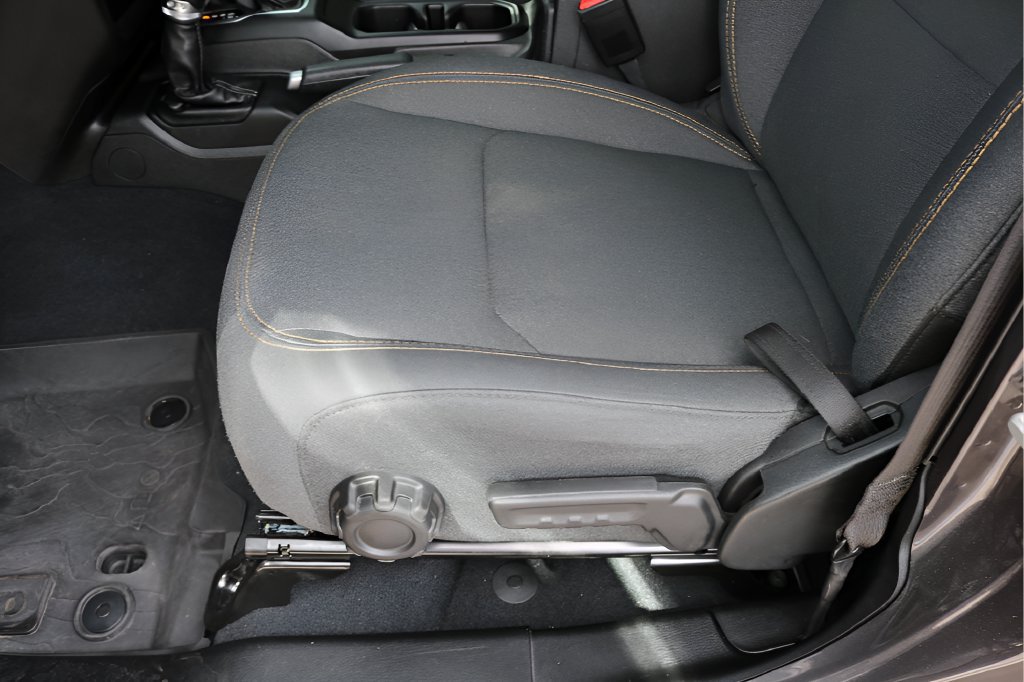 Used 2024 Jeep Wrangler Unlimited Sport AWD/4WD image 12