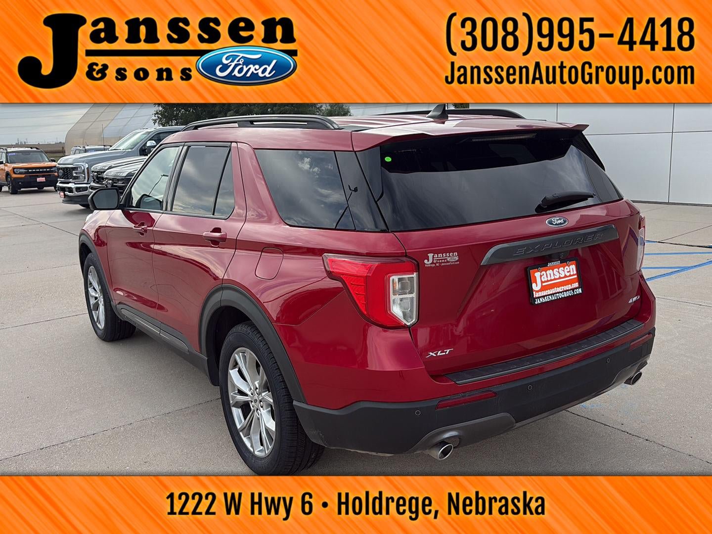 Used 2021 Ford Explorer XLT w/ Equipment Group 202A AWD/4WD image 8