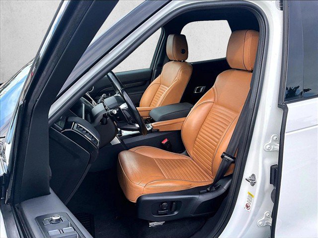 Used 2018 Land Rover Discovery HSE AWD/4WD image 24