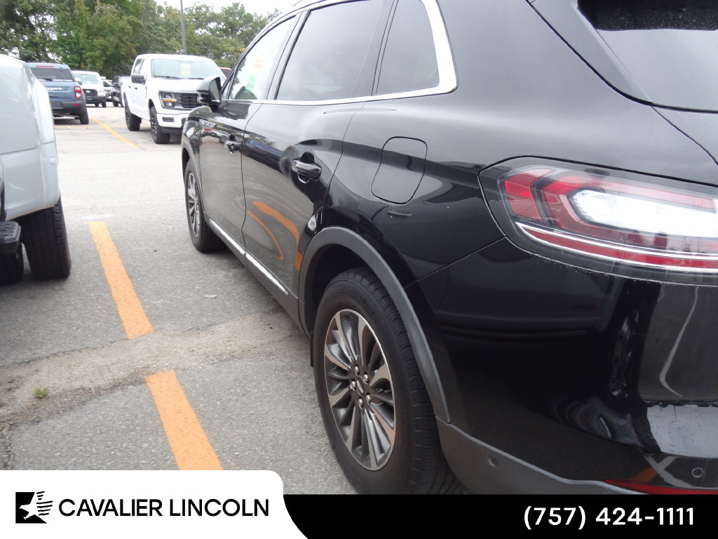 Used 2022 Lincoln Nautilus Reserve FWD image 4