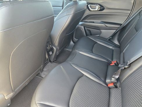 New 2026 Jeep Compass Latitude image 27