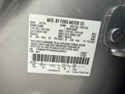 Used 2024 Ford Explorer Limited image 16