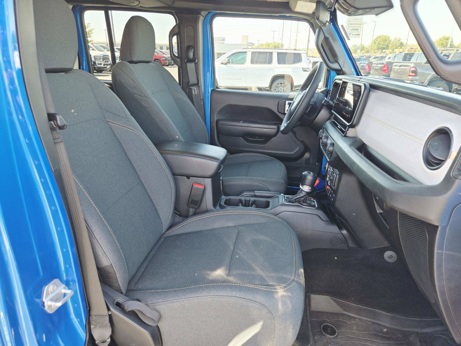 Used 2025 Jeep Wrangler Unlimited Sport AWD/4WD image 17