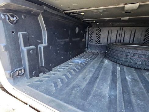 Used 2002 Chevrolet Avalanche 2WD w/ Convenience Pkg image 35