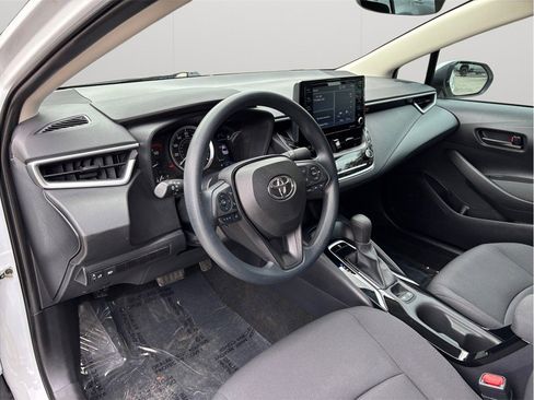 Used 2022 Toyota Corolla LE image 6