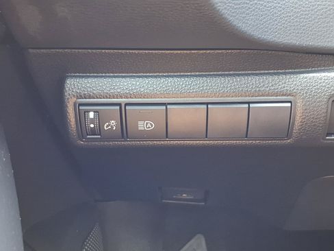 Used 2021 Toyota Corolla LE FWD image 9