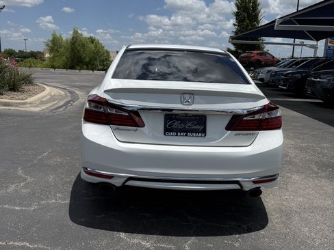 Used 2016 Honda Accord Sport image 6