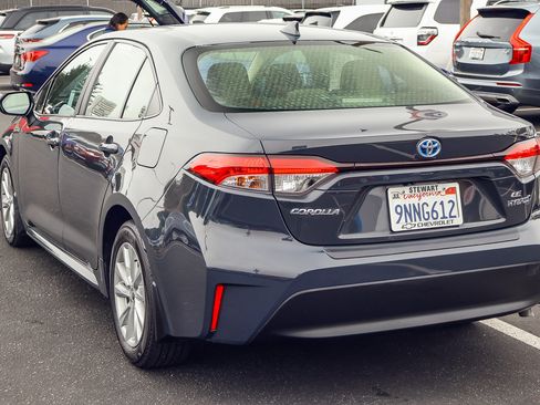 Used 2024 Toyota Corolla LE w/ LE Convenience Package FWD image 20