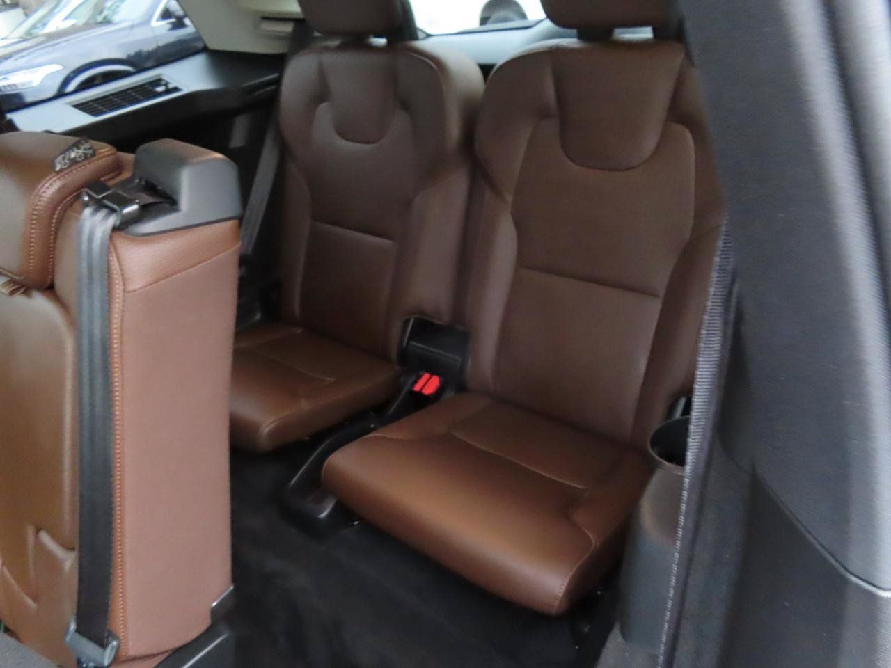 Used 2020 Volvo XC90 T6 Momentum AWD/4WD image 15