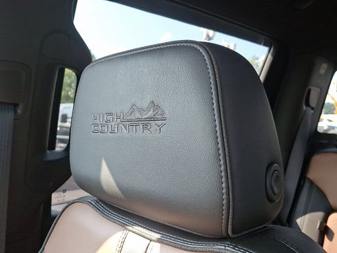 Used 2021 Chevrolet Silverado 3500 High Country image 17