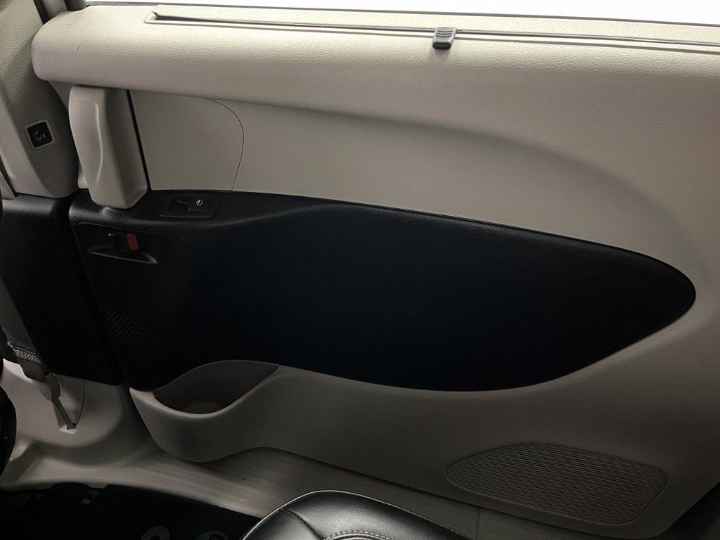 Used 2024 Chrysler Pacifica Touring-L FWD image 51
