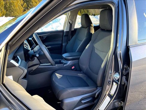 Used 2024 Toyota RAV4 LE image 10
