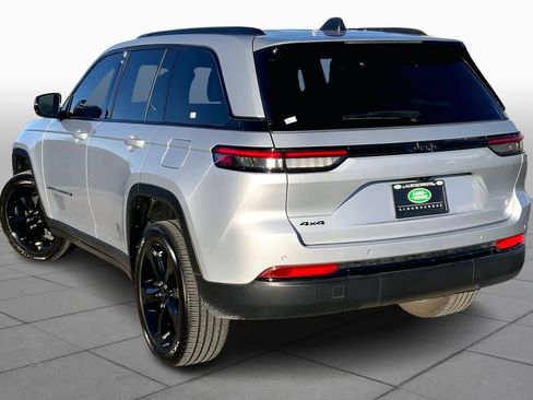 Used 2024 Jeep Grand Cherokee Altitude image 10