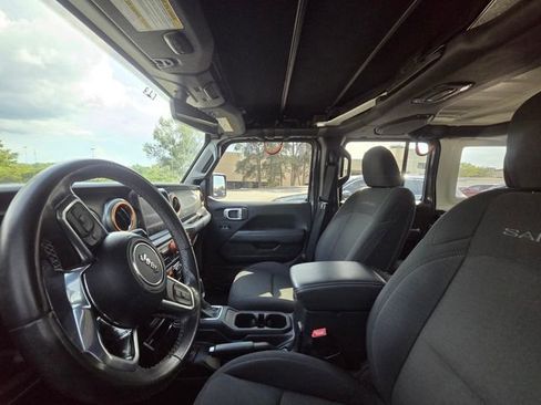 Used 2020 Jeep Wrangler Unlimited Sahara AWD/4WD image 10