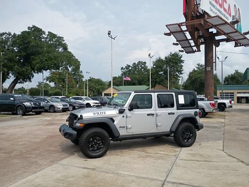 Used 2023 Jeep Wrangler Unlimited AWD/4WD image 27